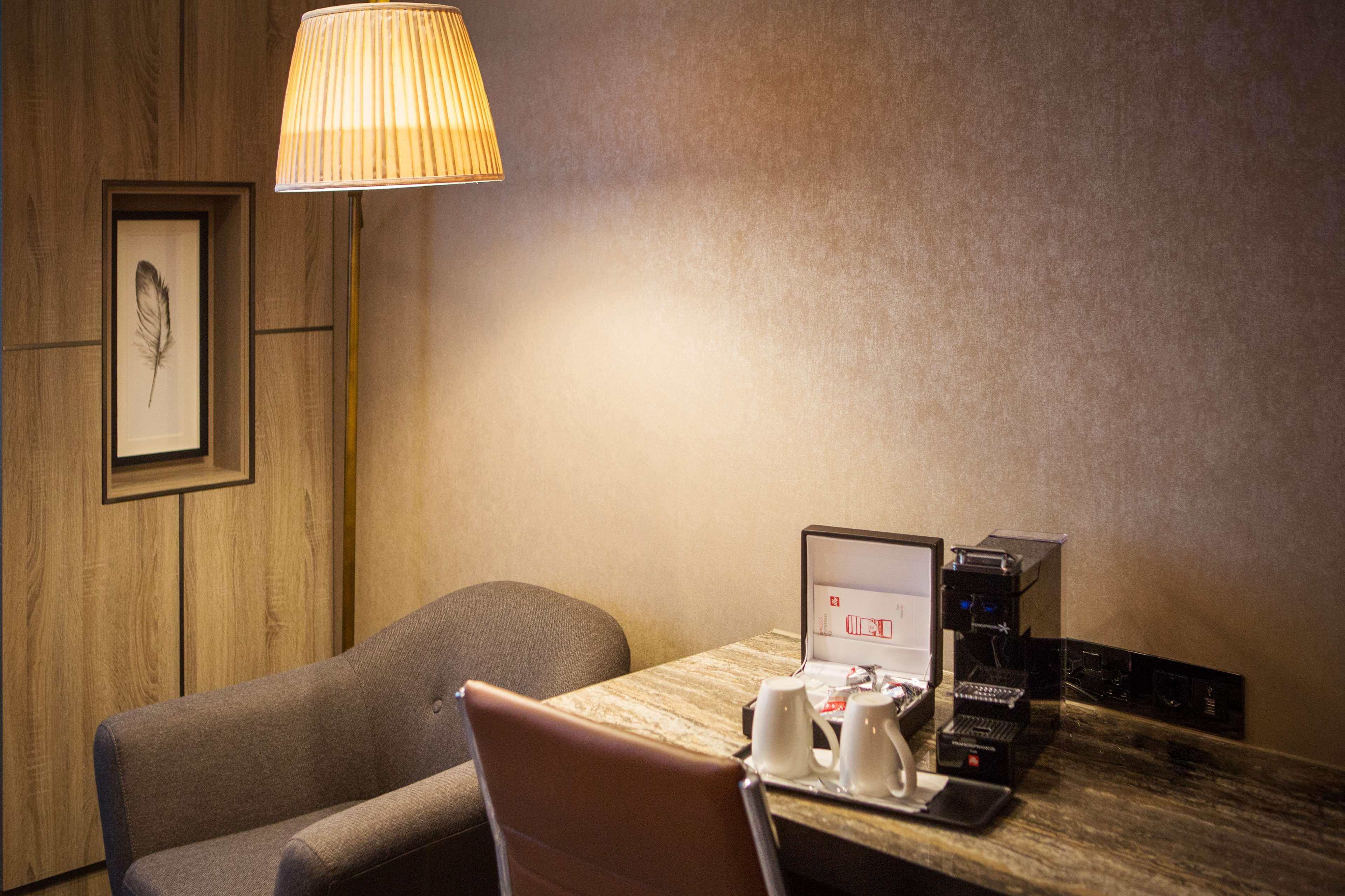 Doubletree By Hilton London Kingston Upon Thames Hotell Kingston upon Thames  Exteriör bild