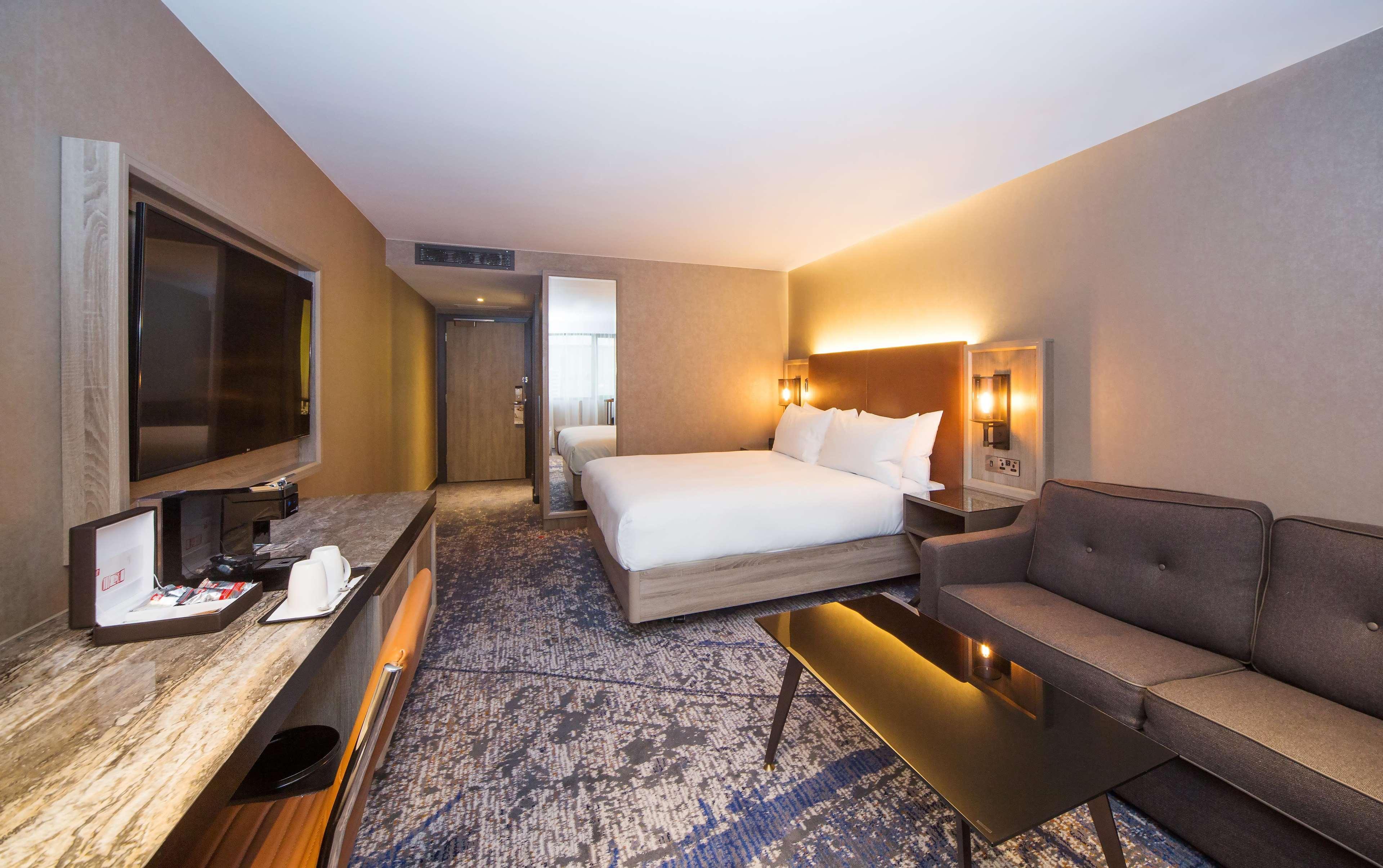 Doubletree By Hilton London Kingston Upon Thames Hotell Kingston upon Thames  Exteriör bild
