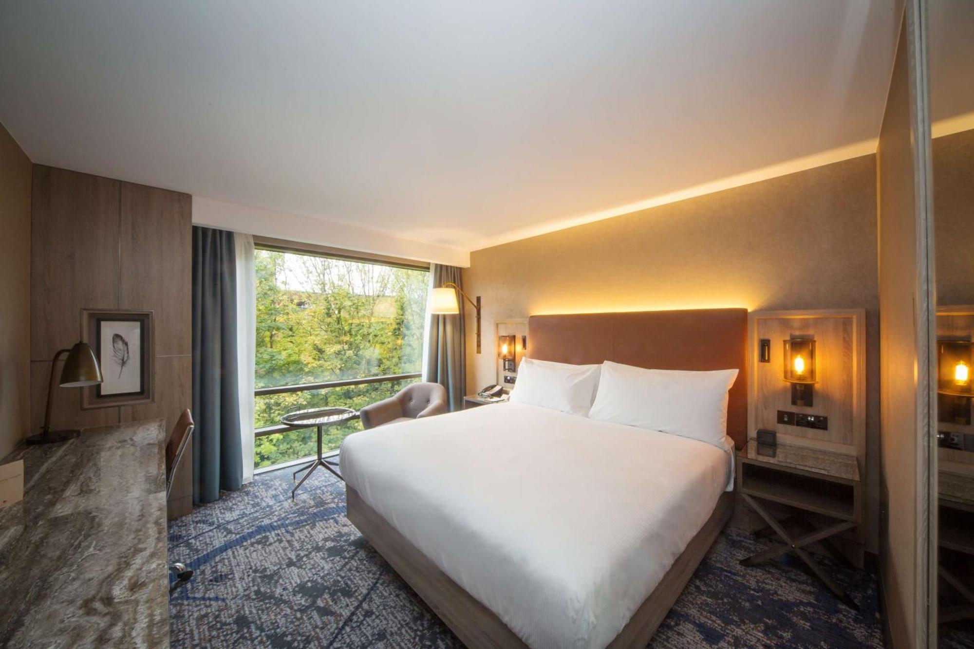 Doubletree By Hilton London Kingston Upon Thames Hotell Kingston upon Thames  Exteriör bild