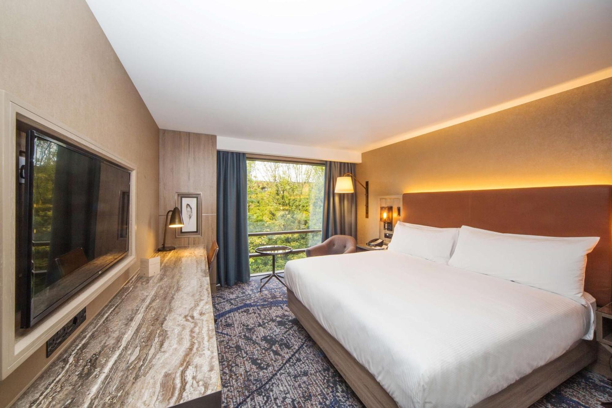Doubletree By Hilton London Kingston Upon Thames Hotell Kingston upon Thames  Exteriör bild