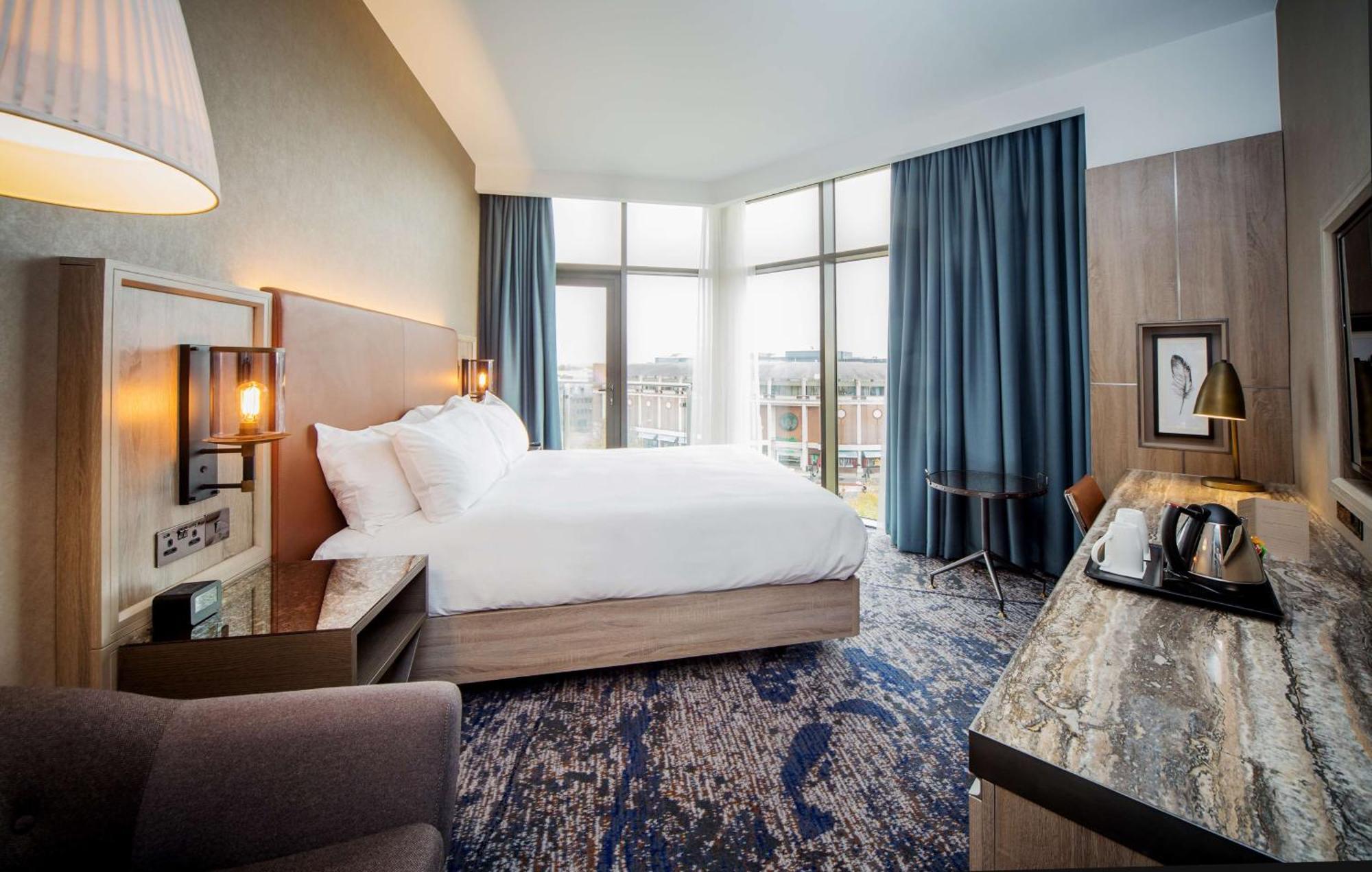 Doubletree By Hilton London Kingston Upon Thames Hotell Kingston upon Thames  Exteriör bild
