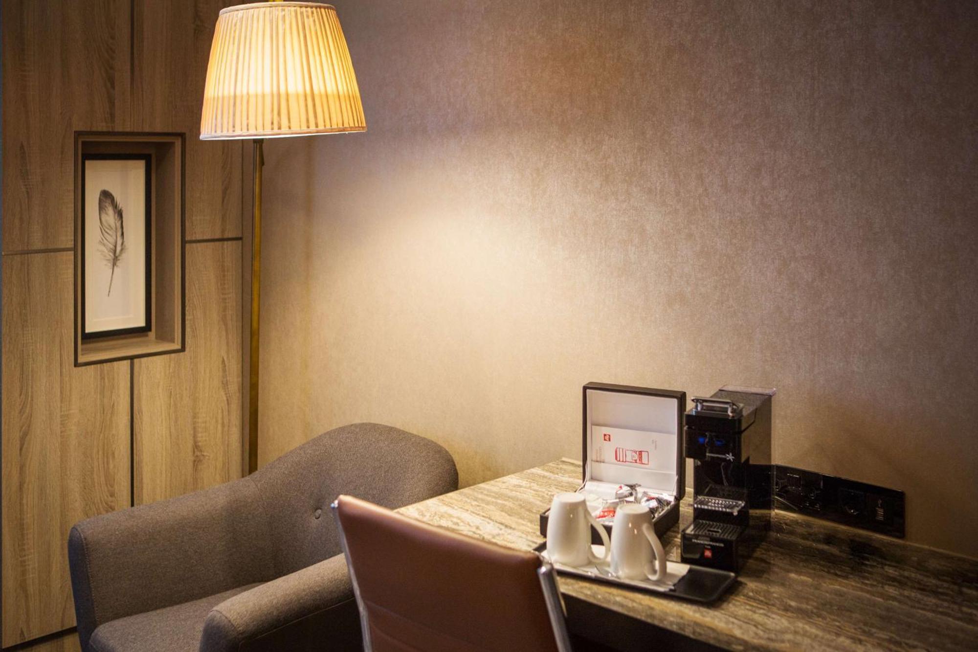 Doubletree By Hilton London Kingston Upon Thames Hotell Kingston upon Thames  Exteriör bild